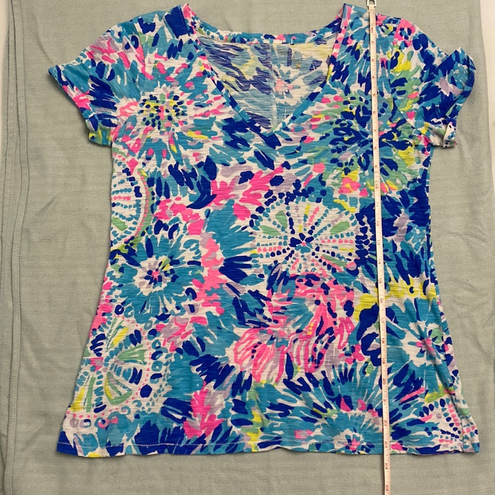 Lilly Pulitzer cotton V neck shirt